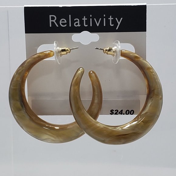 Relativity marbled thick tortoise hoop earring - Picture 1 of 4